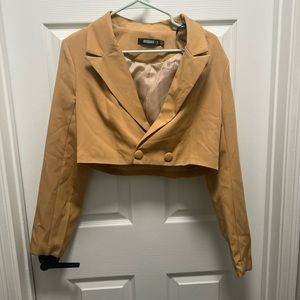 Cropped button jacket